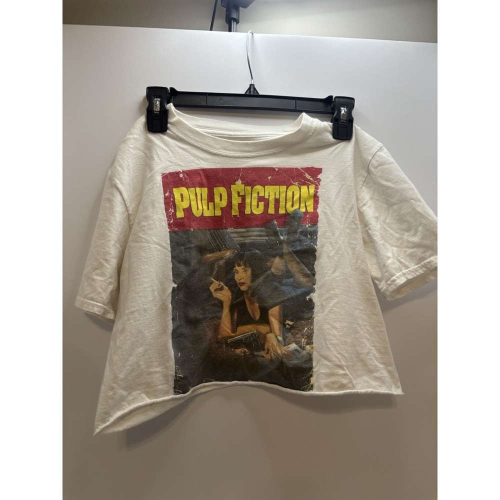 Women's Medium Pulp‎ Fiction Movie Crop Top Graphic Tee